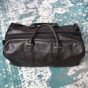 Ben Sherman vegan leather weekender